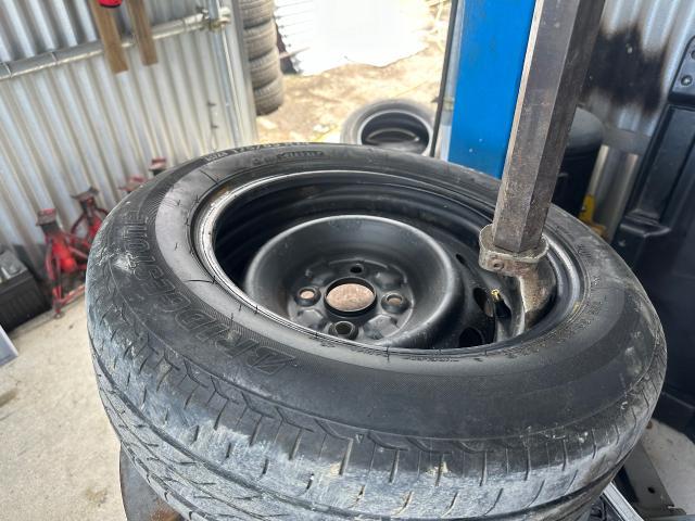 ベリーサ　タイヤ交換
沖縄市　北中城村　うるま市　宜野湾市　浦添市　西原町　北谷町