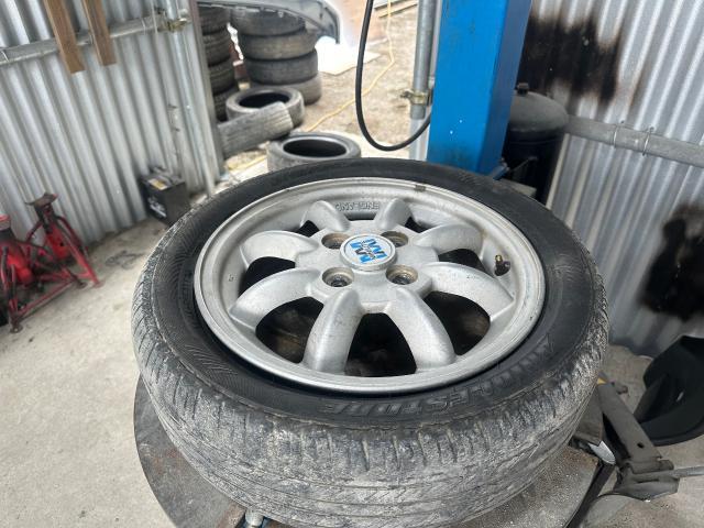 ミラジーノ　タイヤ交換
沖縄市　北中城村　うるま市　宜野湾市　浦添市　西原町　北谷町