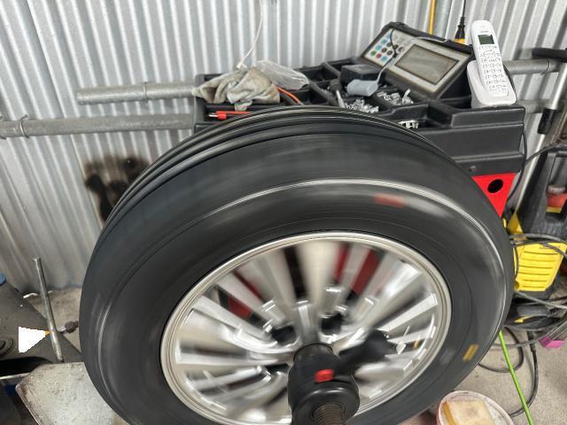 セレナ　タイヤ交換
沖縄市　北中城村　うるま市　宜野湾市　浦添市　西原町　北谷町