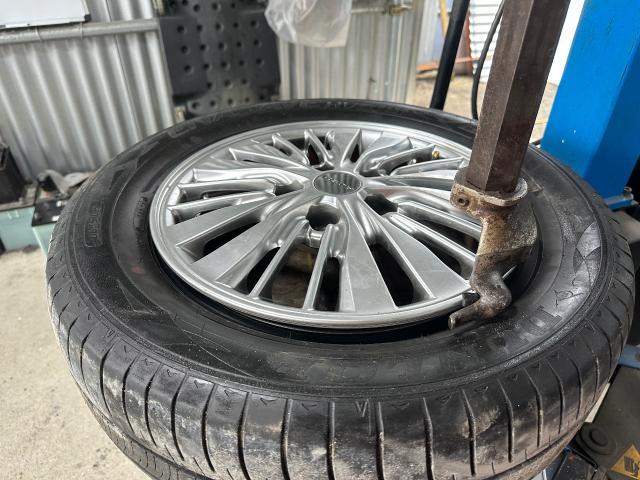 セレナ　タイヤ交換
沖縄市　北中城村　うるま市　宜野湾市　浦添市　西原町　北谷町