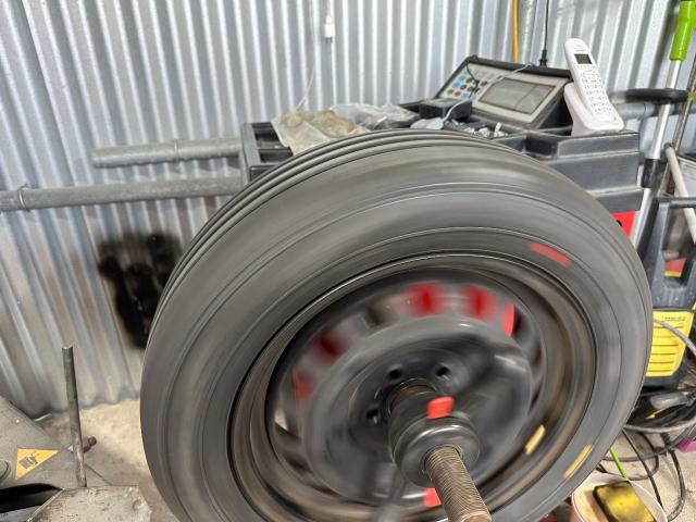 シエンタ　タイヤ交換
沖縄市　北中城村　うるま市　宜野湾市　浦添市　西原町　北谷町