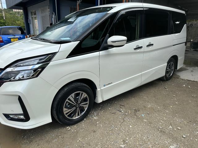 セレナ　ボディコーティング
沖縄市　北中城村　うるま市　宜野湾市　浦添市　西原町　北谷町