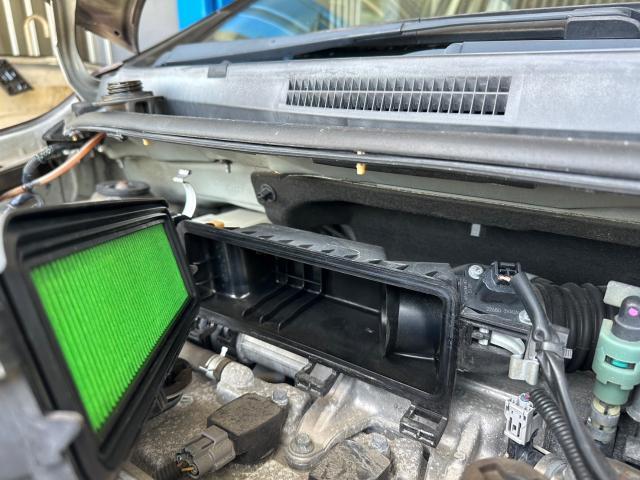 ニッサン ノート　エアーエレメント交換 沖縄市　北中城村　うるま市　宜野湾市　浦添市　西原町　北谷町