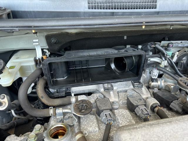 ニッサン ノート　エアーエレメント交換 沖縄市　北中城村　うるま市　宜野湾市　浦添市　西原町　北谷町