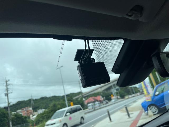 プリウス　カーナビ・ETC・ドラレコ取付
沖縄市　北中城村　うるま市　宜野湾市　浦添市　西原町　北谷町