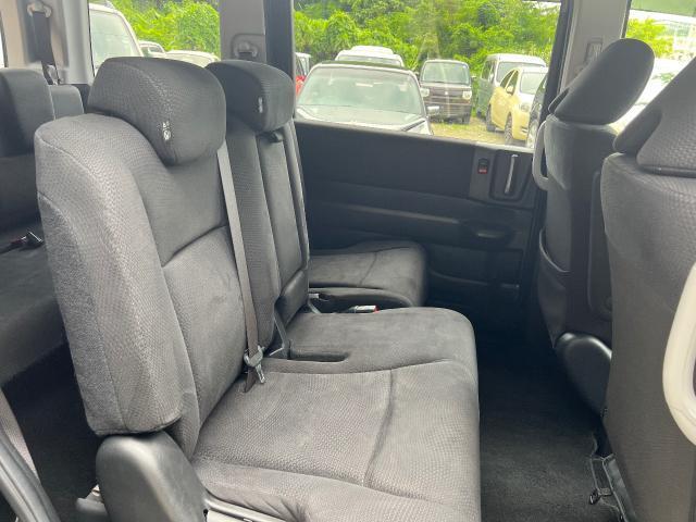 ステップワゴンスパーダ　シートカバー取付　沖縄市　北中城村　うるま市　宜野湾市　浦添市　西原町　北谷町