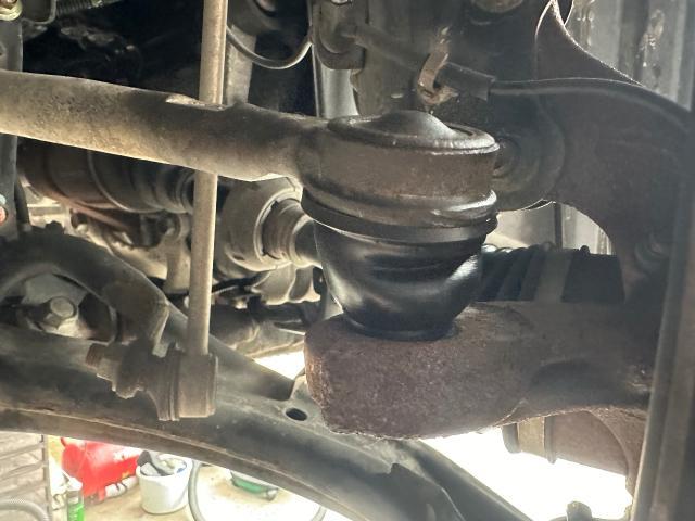 ステップワゴンスパーダ　サスペンション・足回り修理・整備　エンドブーツ、ボールブーツ
沖縄市　北中城村　うるま市　宜野湾市　浦添市　西原町　北谷町