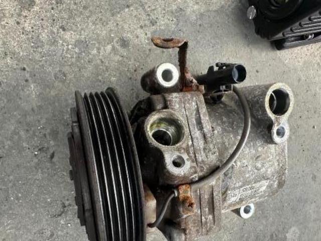 モコ　エアコン修理「コンプレッサー交換」エアコン故障、エアコン冷えない
沖縄市　北中城村　うるま市　宜野湾市　浦添市　西原町　北谷町
