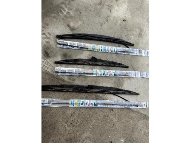 マツダ ビアンテ　ワイパーゴム交換 沖縄市　北中城村　うるま市　宜野湾市　浦添市　西原町　北谷町