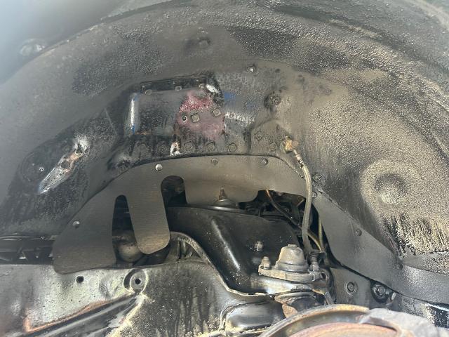 クラウン・ステーションワゴン　アンダーコート
沖縄市　北中城村　うるま市　宜野湾市　浦添市　西原町　北谷町