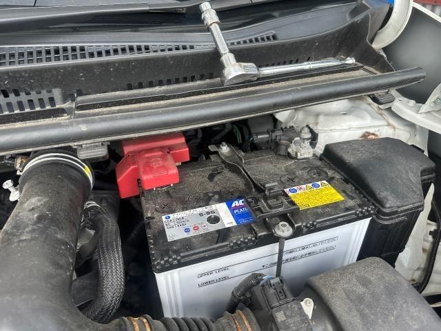 シエンタ　バッテリー交換
沖縄市　北中城村　うるま市　宜野湾市　浦添市　西原町　北谷町