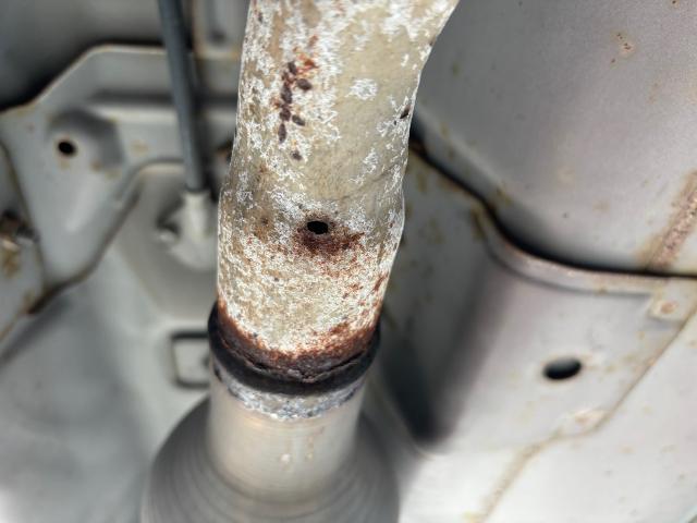 ミラジーノ　マフラー排気漏れ修理　排気音がうるさい　沖縄市　北中城村　うるま市　宜野湾市　浦添市　西原町　北谷町