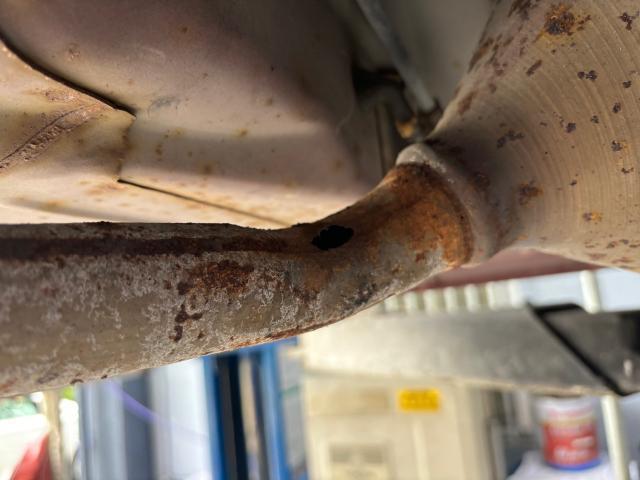 ミラジーノ　マフラー排気漏れ修理　排気音がうるさい　沖縄市　北中城村　うるま市　宜野湾市　浦添市　西原町　北谷町