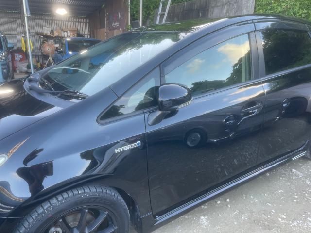 トヨタ　プリウスα　ガラスコーティング
沖縄市　北中城村　うるま市　宜野湾市　浦添市　西原町　北谷町