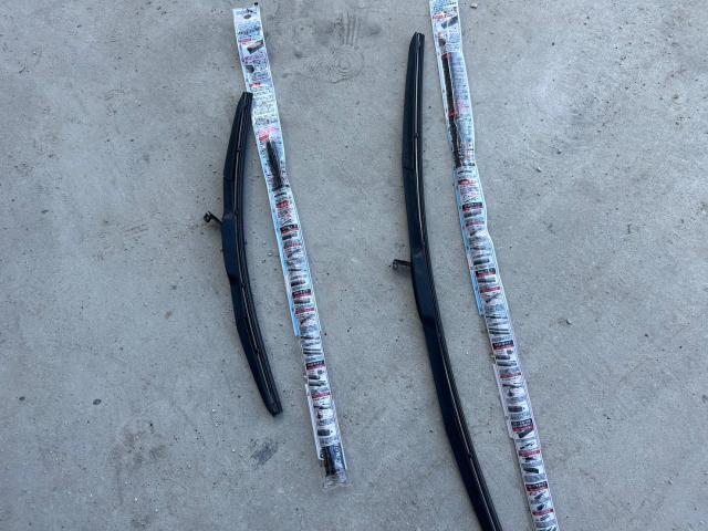 トヨタ ＳＡＩ　ワイパーゴム交換 沖縄市　北中城村　うるま市　宜野湾市　浦添市　西原町　北谷町