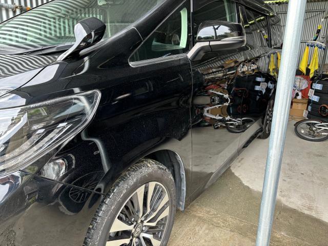 トヨタ　アルファード　ガラスコーティング
沖縄市　北中城村　うるま市　宜野湾市　浦添市　西原町　北谷町