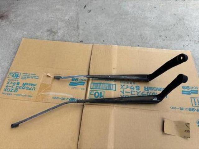 ベリーサ　ワイパーブレード塗装　沖縄市　北中城村　うるま市　宜野湾市　浦添市　西原町　北谷町