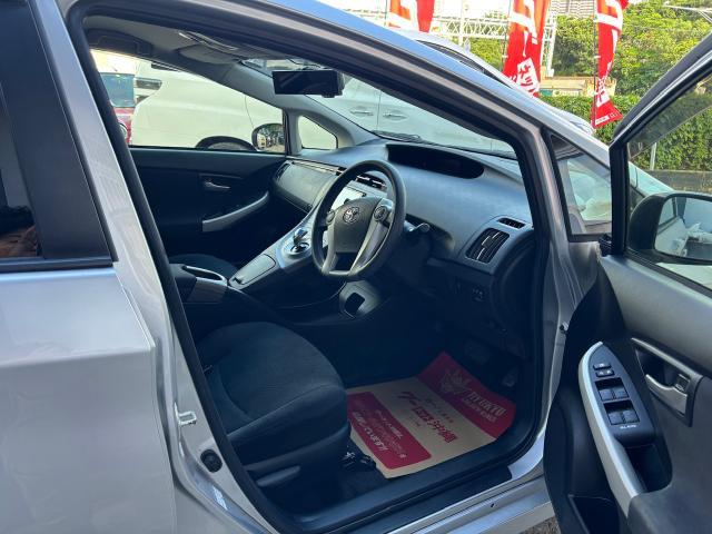 プリウス 車内清掃 沖縄市 北中城村 うるま市 宜野湾市 浦添市 西原町 北谷町