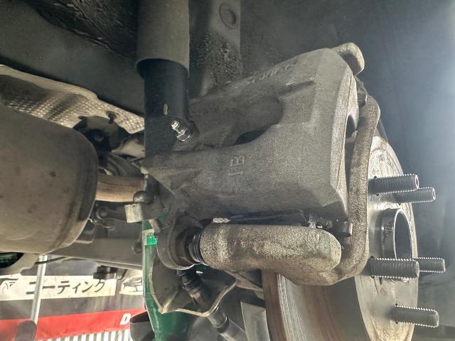 プリウス　サスペンション・足回り修理・整備
沖縄市　北中城村　うるま市　宜野湾市　浦添市　西原町　北谷町