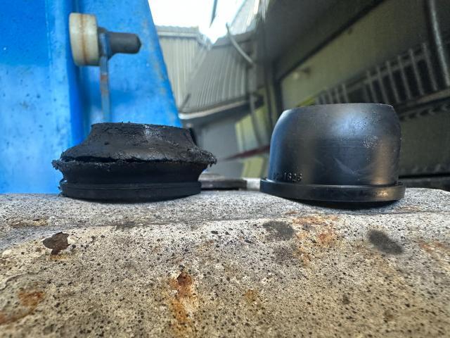 ビアンテ　サスペンション・足回り修理・整備　ロワボールブーツ交換
沖縄市　北中城村　うるま市　宜野湾市　浦添市　西原町　北谷町