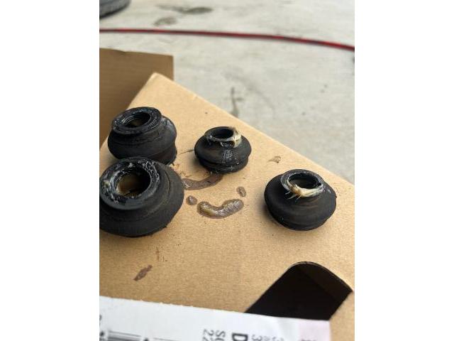 アルト　サスペンション・足回り修理・整備
沖縄市　北中城村　うるま市　宜野湾市　浦添市　西原町　北谷町