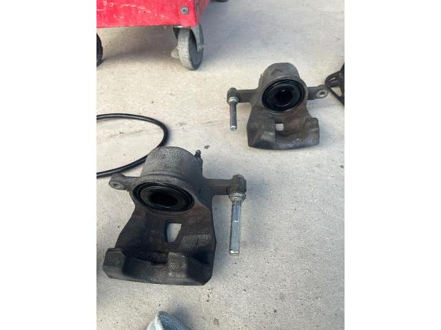 アクア　サスペンション・足回り修理・整備
沖縄市　北中城村　うるま市　宜野湾市　浦添市　西原町　北谷町