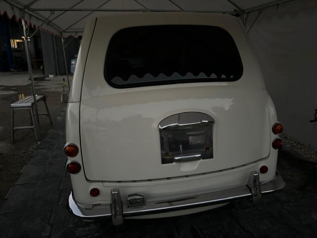 ミツオカ　ユーガ　外装研磨
沖縄市　北中城村　うるま市　宜野湾市　浦添市　西原町　北谷町