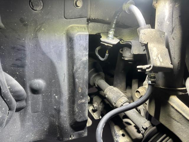 プレマシー　サスペンション・足回り修理・整備 ブレーキホース交換
沖縄市　北中城村　うるま市　宜野湾市　浦添市　西原町　北谷町