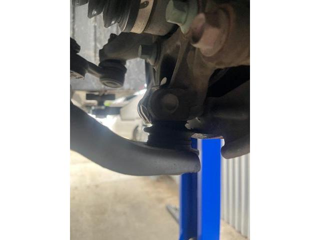 ＭＡＺＤＡ３ファストバック　サスペンション・足回り修理・整備
沖縄市　北中城村　うるま市　宜野湾市　浦添市　西原町　北谷町