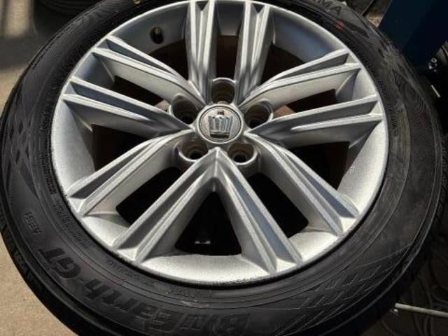 クラウンハイブリッド　タイヤ交換 
沖縄市　北中城村　うるま市　宜野湾市　浦添市　西原町　北谷町