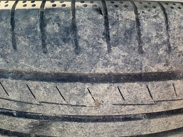 クラウンハイブリッド　タイヤ交換 
沖縄市　北中城村　うるま市　宜野湾市　浦添市　西原町　北谷町