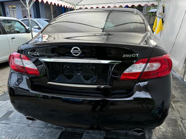 日産　フーガ　ガラスコーティング
沖縄市　北中城村　うるま市　宜野湾市　浦添市　西原町　北谷町