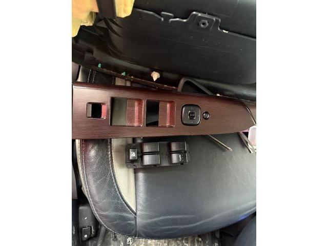 ベリーサ　電装系修理　P/Wスイッチ交換
沖縄市　北中城村　うるま市　宜野湾市　浦添市　西原町　北谷町