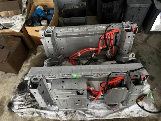 クラウンハイブリッド　電装系修理　ハイブリッドバッテリー故障　ハイブリッドバッテリー交換
沖縄市　北中城村　うるま市　宜野湾市　浦添市　西原町　北谷町
