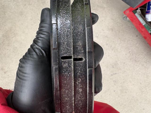 ヴォクシー　サスペンション・足回り修理・整備　ブレーキパッド交換
沖縄市　北中城村　うるま市　宜野湾市　浦添市　西原町　北谷町