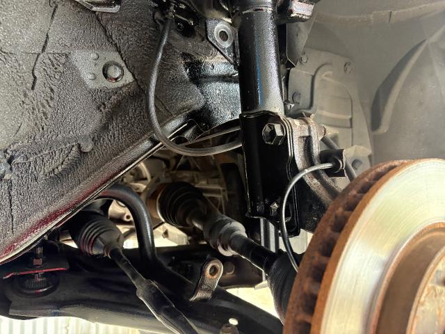 セレナ　サスペンション・足回り修理・整備　スタビリンクロッド交換
沖縄市　北中城村　うるま市　宜野湾市　浦添市　西原町　北谷町