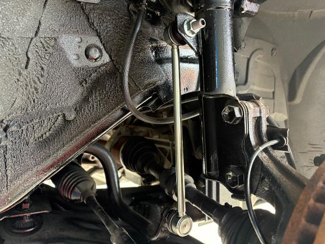 セレナ　サスペンション・足回り修理・整備　スタビリンクロッド交換
沖縄市　北中城村　うるま市　宜野湾市　浦添市　西原町　北谷町