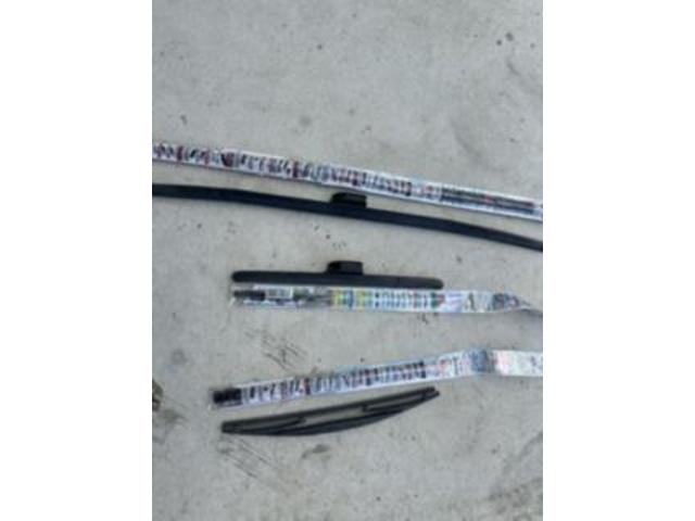 日産　ノート　ワイパーゴム交換 沖縄市　北中城村　うるま市　宜野湾市　浦添市　西原町　北谷町