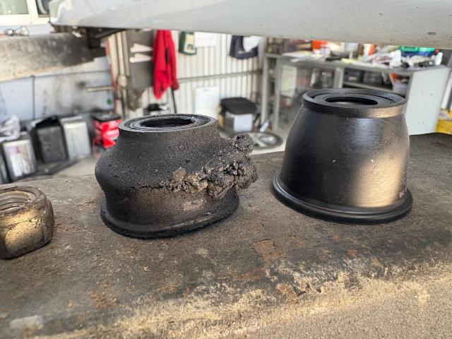 三菱　ｅＫワゴン　車検整備、オイル交換、タイロッドエンドブーツ交換
沖縄市　北中城村　うるま市　宜野湾市　浦添市　西原町　北谷町