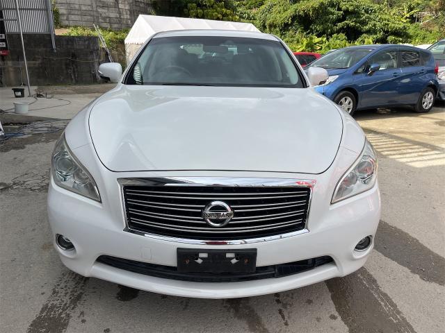 日産　フーガハイブリッド　クリーニング・清掃
沖縄市　北中城村　うるま市　宜野湾市　浦添市　西原町　北谷町