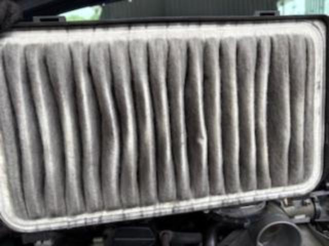 ダイハツ　ミラジーノ　車検　エアクリーナーエレメント交換
沖縄市　北中城村　うるま市　宜野湾市　浦添市　西原町　北谷町