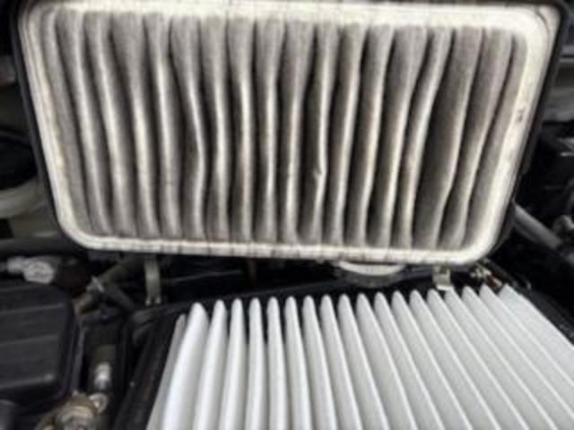 ダイハツ　ミラジーノ　車検　エアクリーナーエレメント交換
沖縄市　北中城村　うるま市　宜野湾市　浦添市　西原町　北谷町