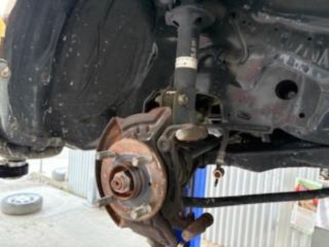 ダイハツ　ミラジーノ　法定点検　ディスクローター交換
沖縄市　北中城村　うるま市　宜野湾市　浦添市　西原町　北谷町