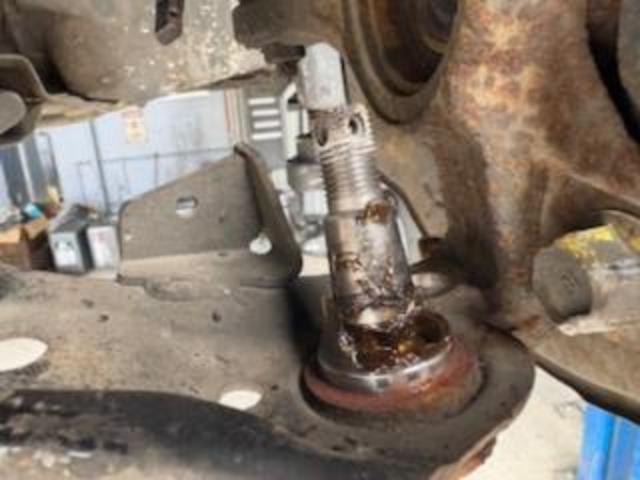 ホンダ　Ｎ－ＢＯＸ　車検　ロワボールブーツ
沖縄市　北中城村　うるま市　宜野湾市　浦添市　西原町　北谷町