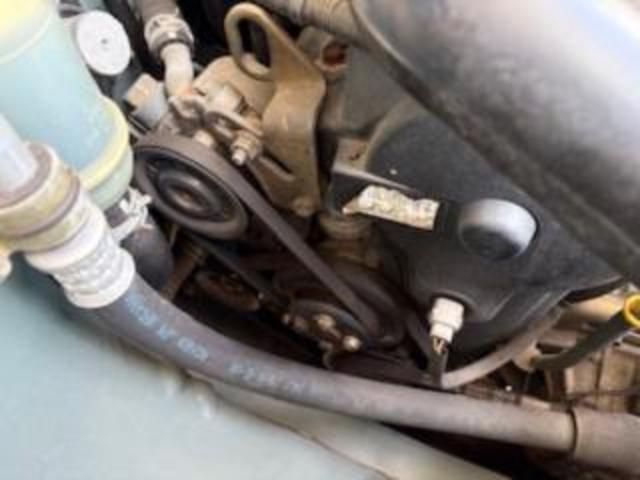 ダイハツ　ミラジーノ　車検　ファンベルト、クーラーベルト、パワステベルト交換
沖縄市　北中城村　うるま市　宜野湾市　浦添市　西原町　北谷町