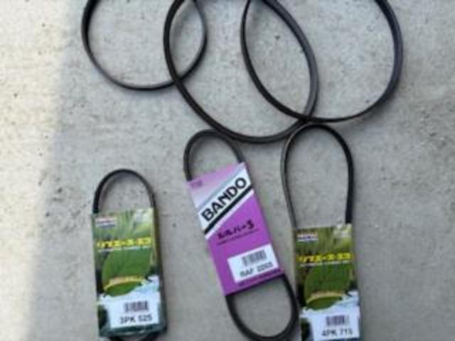 ダイハツ　ミラジーノ　車検　ファンベルト、クーラーベルト、パワステベルト交換
沖縄市　北中城村　うるま市　宜野湾市　浦添市　西原町　北谷町