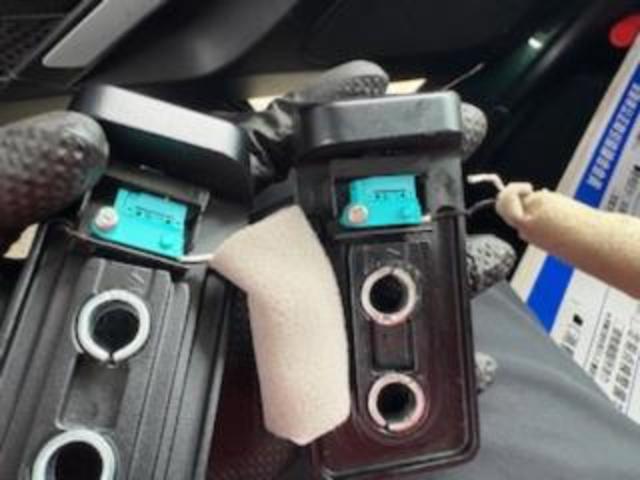 ダイハツ　コペン　車検　キャッチセンターロック交換、ルーフロック交換
沖縄市　北中城村　うるま市　宜野湾市　浦添市　西原町　北谷町