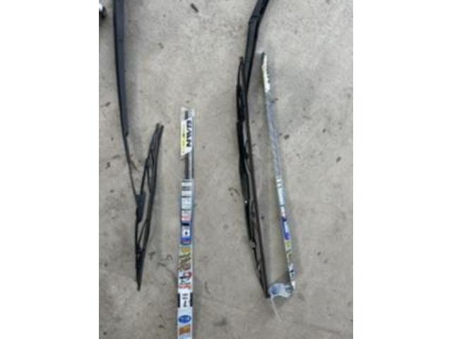 トヨタ　マークＸ　ワイパーゴム交換 沖縄市　北中城村　うるま市　宜野湾市　浦添市　西原町　北谷町