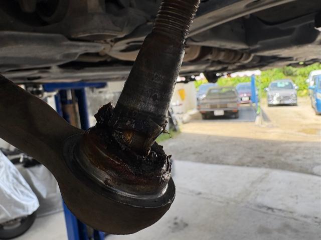 日産　フーガ　車検　タイロッドエンドブーツ交換
沖縄市　北中城村　うるま市　宜野湾市　浦添市　西原町　北谷町