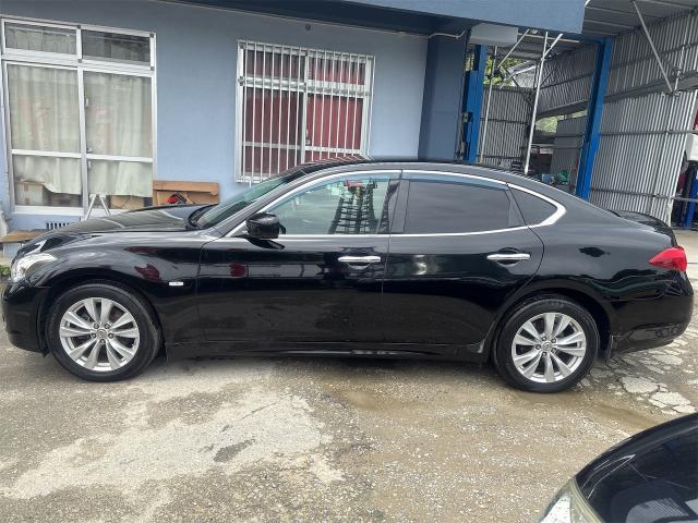 日産　フーガ　クリーニング・清掃
沖縄市　北中城村　うるま市　宜野湾市　浦添市　西原町　北谷町